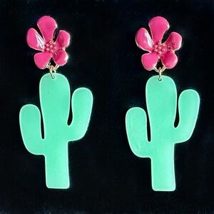 Colorful flowering cactus dangle drop earrings 🌸🌵 From Texas